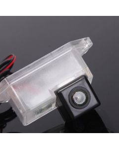 Штатная камера заднего вида BYNCG 033 для Mitsubishi